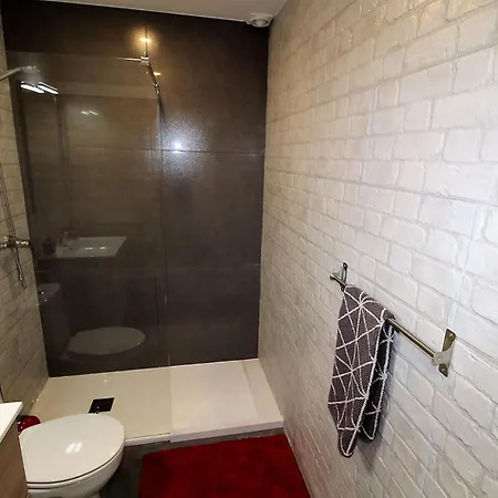 Loft أذيخي